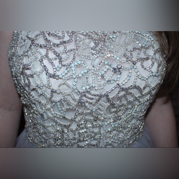 Hayley Paige Dori Wedding Dress - Picture 5 of 14